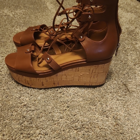 Coach Brown Leather Wedges with Lace Up Gladiator Style Luxury Sz 7 Classic